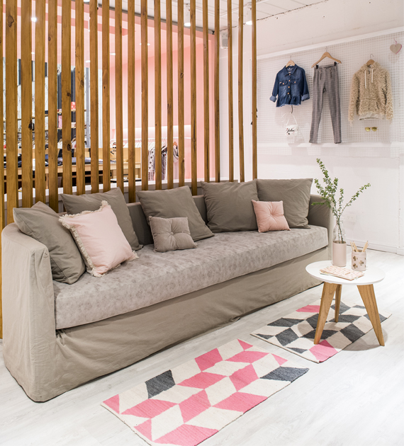par-de-alfombras-flechas-rosa-chicle